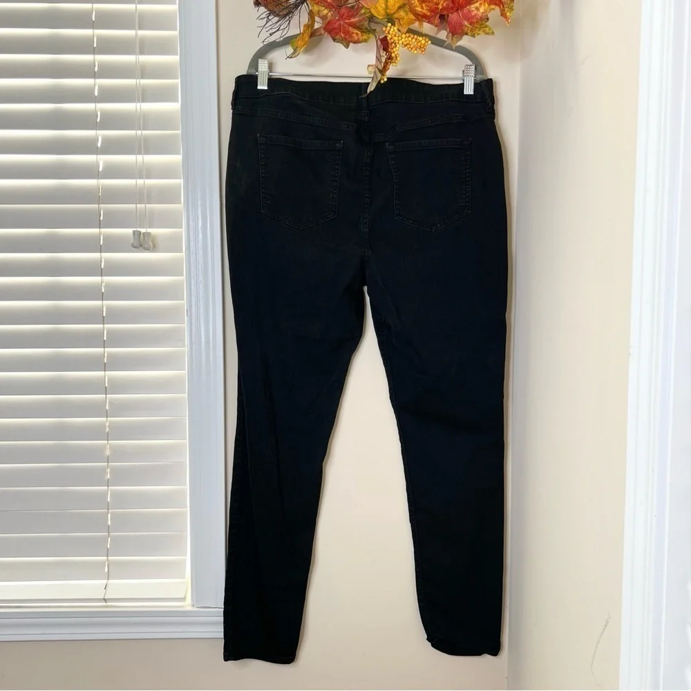 OLD NAVY Black Super Skinny Jeans